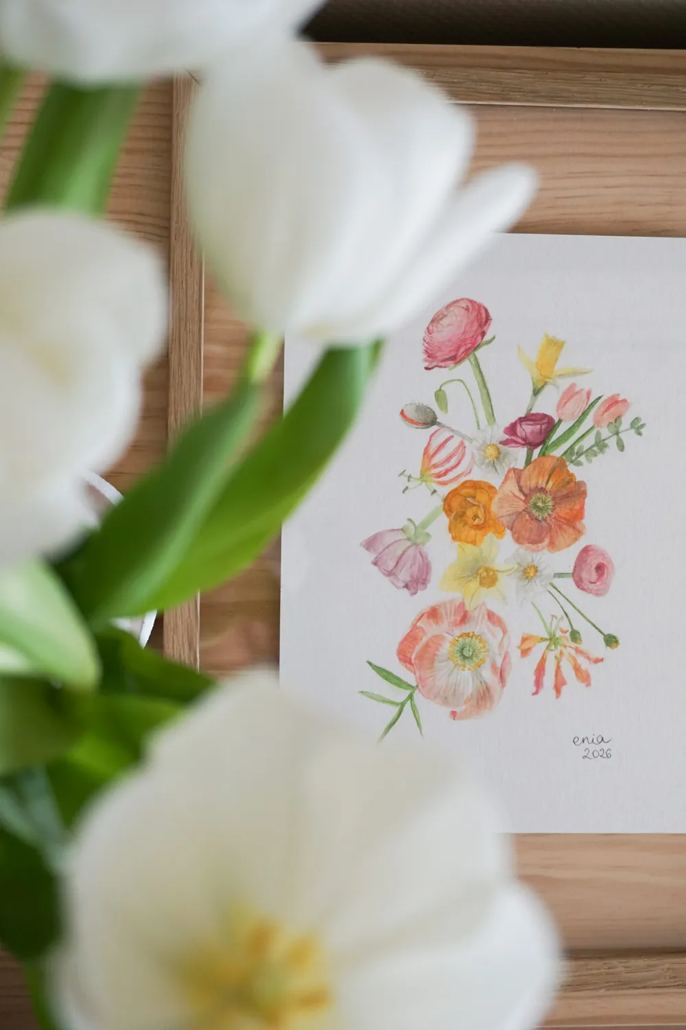 Ein bunter Blumenstrauß im Frühling mit Rosa-, Rot-, Orange- und Gelbtönen - eine frische Vielfalt.